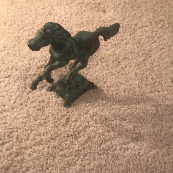 Horse sculpture - Picture 3 of 4